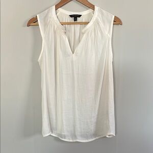 Banana Republic Women's Cream Silky Sleeveless Top